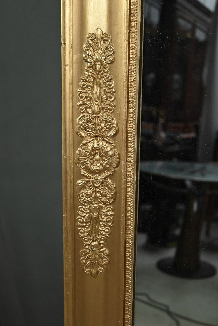 Important Miroir en bois doré, style Restauration – Milieu XIXe