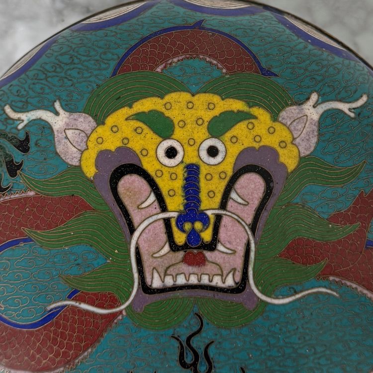 Chinese cloisonné bonbonnière, 19th century, dragon decoration