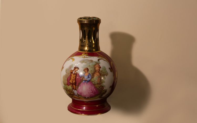 Berger lamp in porcelain