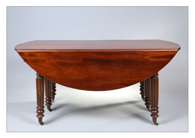 Grande table de salle à manger à allonges en acajou, époque Louis-Philippe (1830-1848)