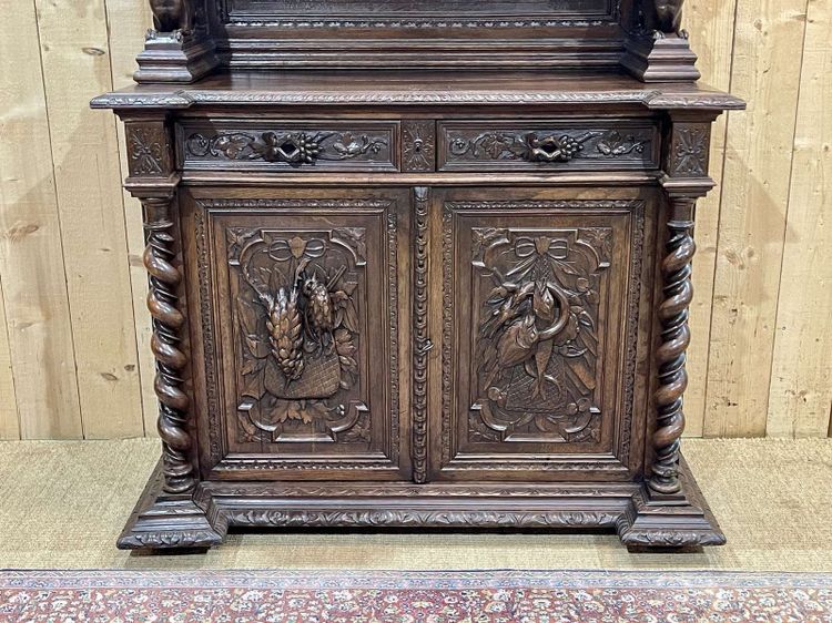Zweiteiliges Renaissance-Buffet mit Jagd- und Fischereithema