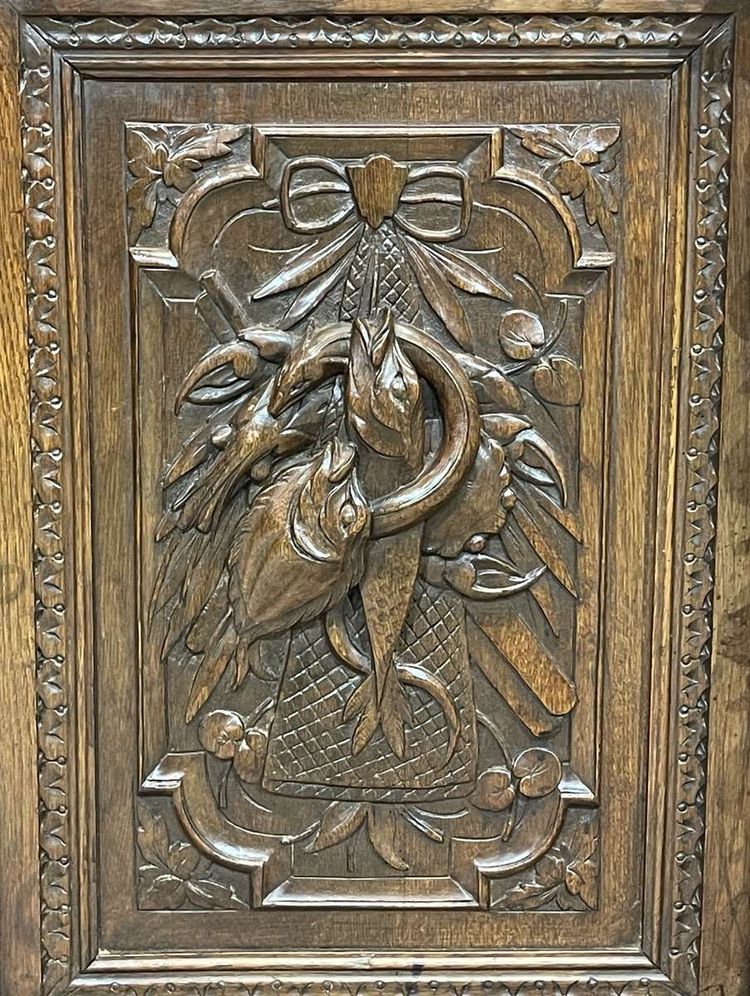 Zweiteiliges Renaissance-Buffet mit Jagd- und Fischereithema