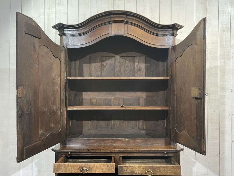 Credenza a due ante in rovere e castagno, lavorazione bretone della fine del XVIII secolo