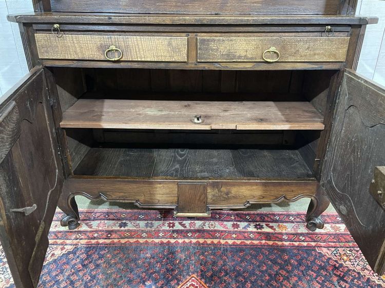 Credenza a due ante in rovere e castagno, lavorazione bretone della fine del XVIII secolo