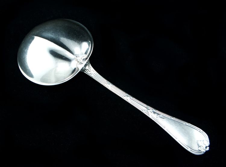 CHRISTOFLE – Ribbons pattern serving spoon