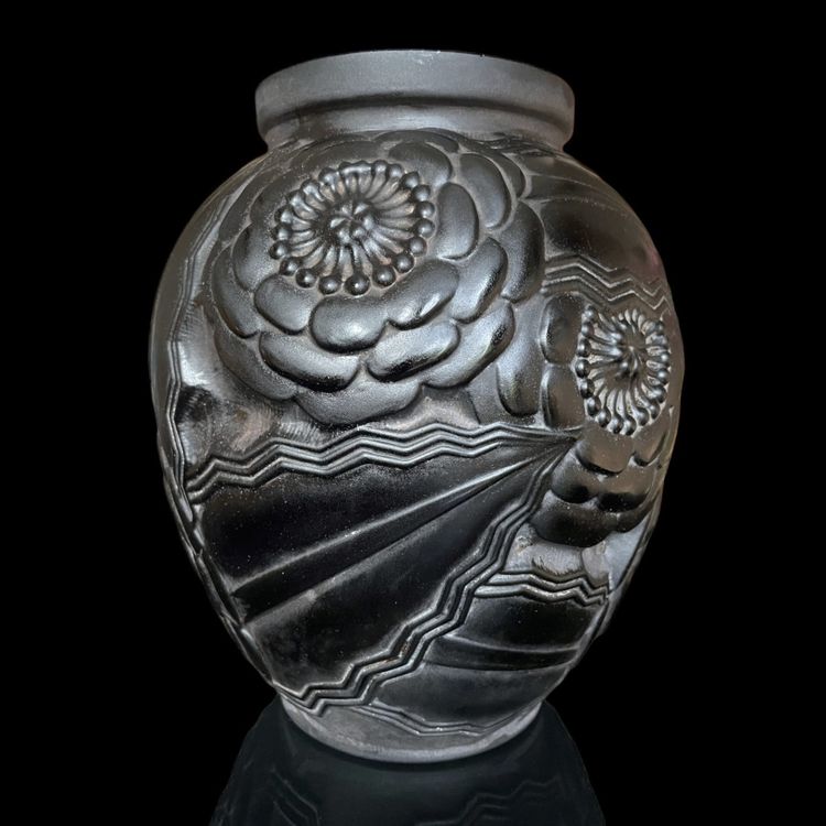 Art Déco vase by Pierre D'avesn