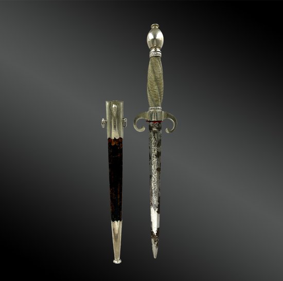 DAGUE left hand in the Renaissance style - France - XIXth century