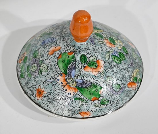 Bonbonnière en Porcelaine à décors de Papillons, Chine – Début XXe