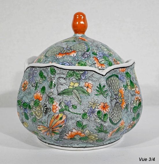 Bonbonnière en Porcelaine à décors de Papillons, Chine – Début XXe