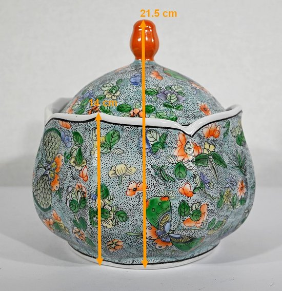 Bonbonnière en Porcelaine à décors de Papillons, Chine – Début XXe