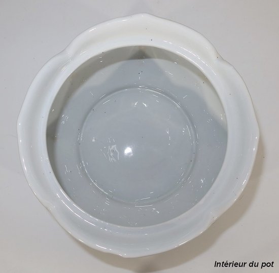 Bonbonnière en Porcelaine à décors de Papillons, Chine – Début XXe