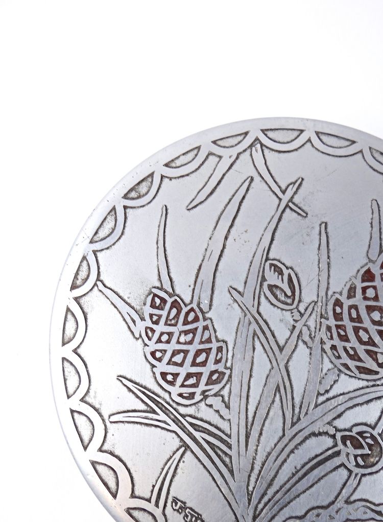 Art Nouveau pewter box or candy dish signed J. Siguet, early 20th century