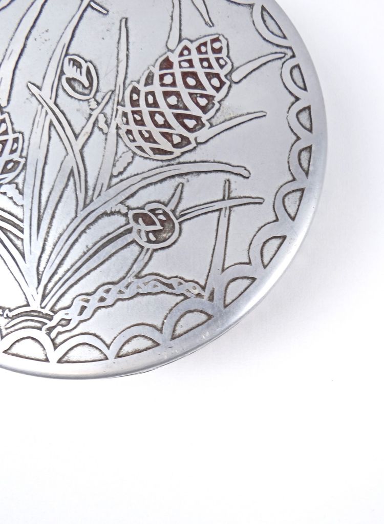 Art Nouveau pewter box or candy dish signed J. Siguet, early 20th century