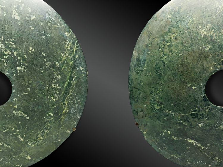DISQUE Bi - Chine - Pierre marbrée verte vraisemblablement du jade