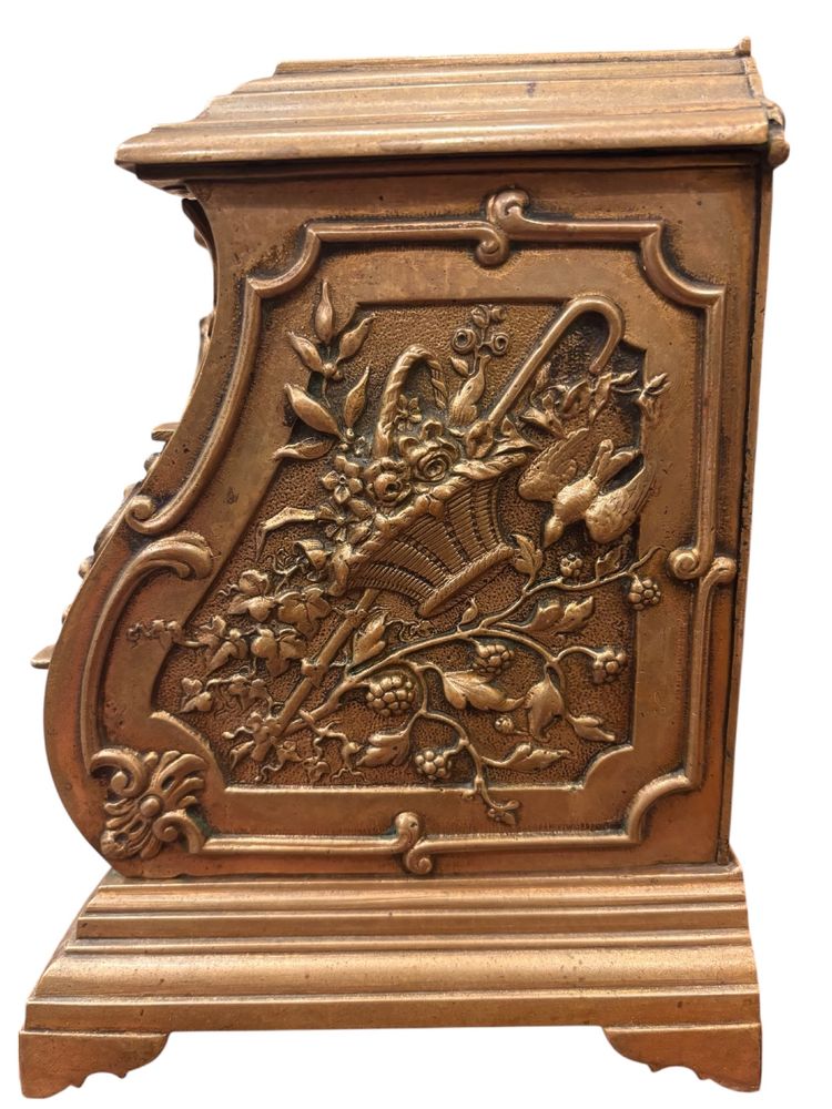 Piccolo cassettone in bronzo con cassetti, decorazione rocaille – XIX secolo
