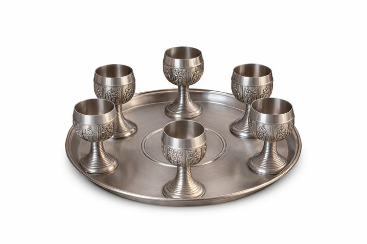 Exceptional pewter drinking service – Medieval and Renaissance style – Pitcher, 6 cups and tray