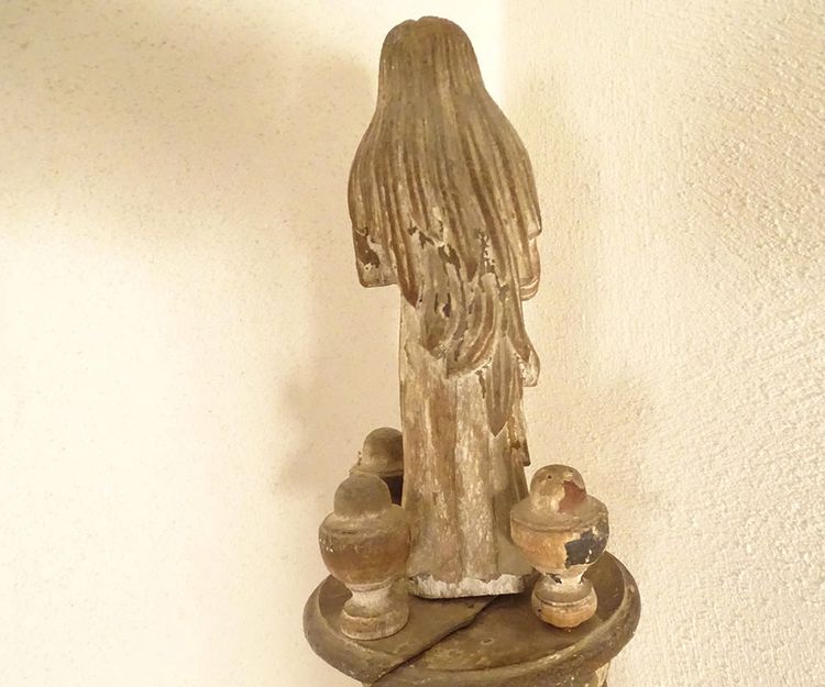 2 processional staffs, confraternity, painted, carved, twisted wood, depicting the Virgin Mary, 17th century
