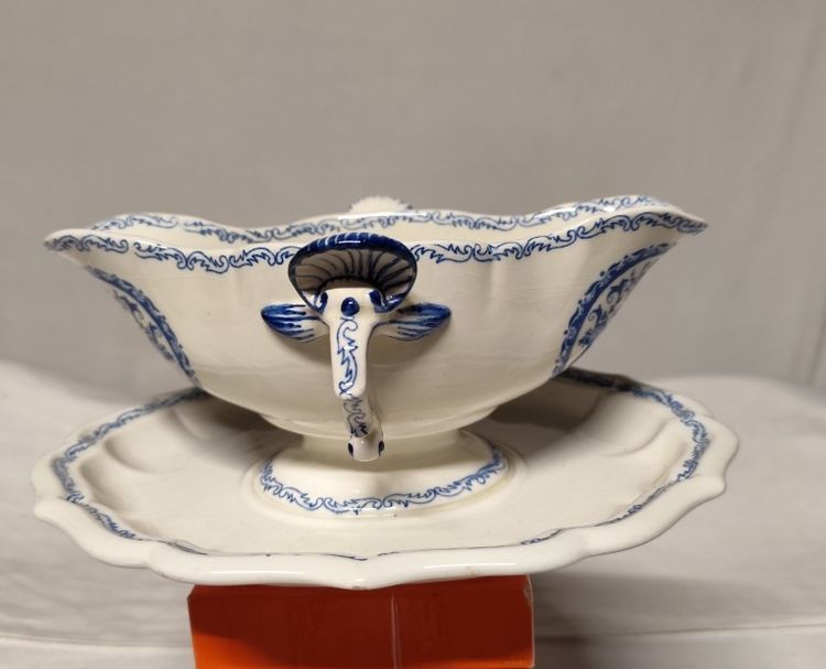 GIEN - Rouen pattern gravy boat, 1932, earthenware