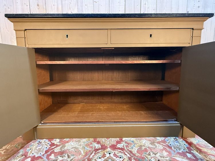 Louis-Philippe-Sideboard mit Sockel aus lackiertem Holz und schwarzem Marmor