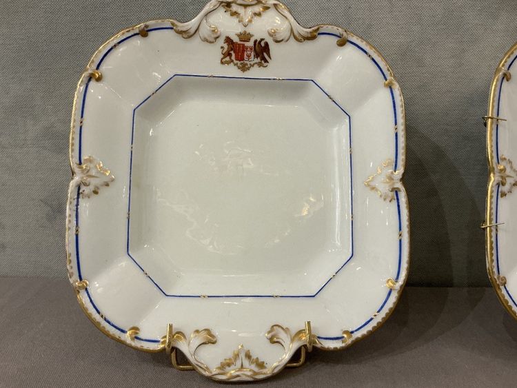 Paire de plats en porcelaine de Vieux paris d'époque 19ème 