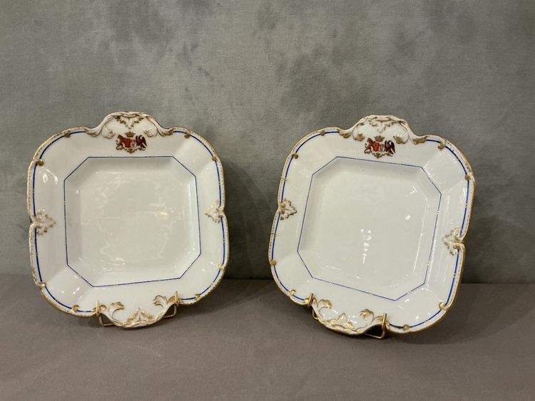 Paire de plats en porcelaine de Vieux paris d'époque 19ème 