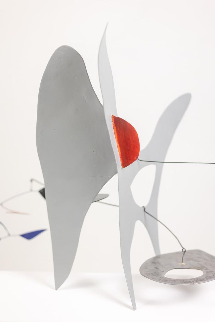 Scultura di Olivier Vonet in metallo laccato nero, blu e rosso. Contemporanea LS66681509