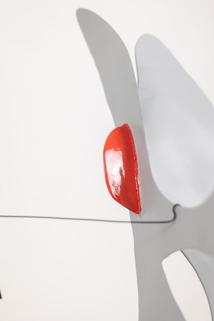 Scultura di Olivier Vonet in metallo laccato nero, blu e rosso. Contemporanea LS66681509