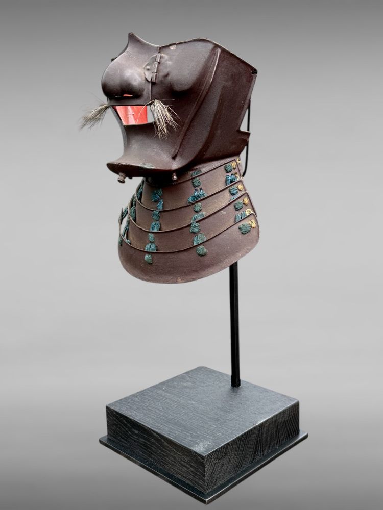 Halbe Samurai-Mempo-Maske – Edo-Zeit (1603–1868).