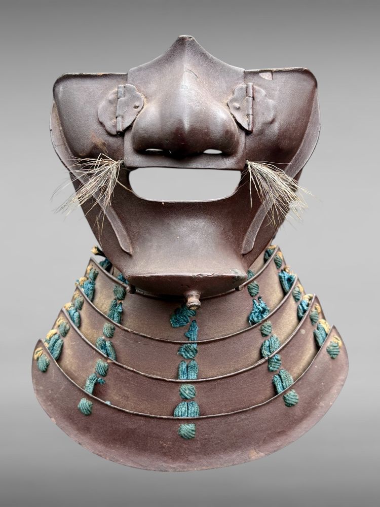 Halbe Samurai-Mempo-Maske – Edo-Zeit (1603–1868).