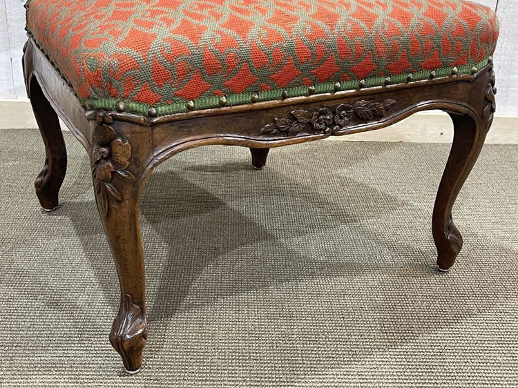 Chaise de nourrice en noyer début XXème