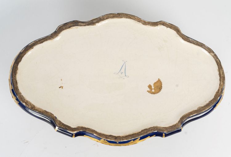 A beautiful Sèvres porcelain jewelry box, late 19th century