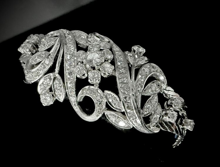 Bracelet or blanc serti de 4 carats