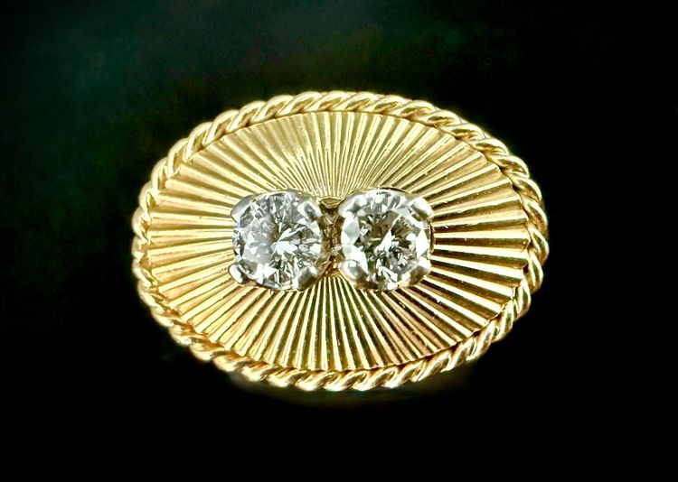 Bague or jaune sertie de deux brillants