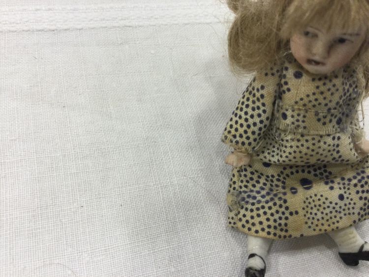 Poupée miniature 