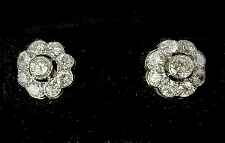 Boucles d'oreilles Art Déco serties de 2,58 carats