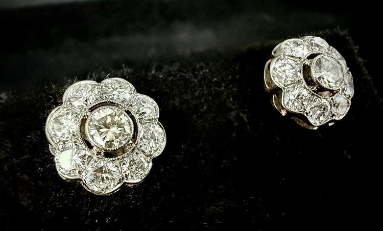 Boucles d'oreilles Art Déco serties de 2,58 carats