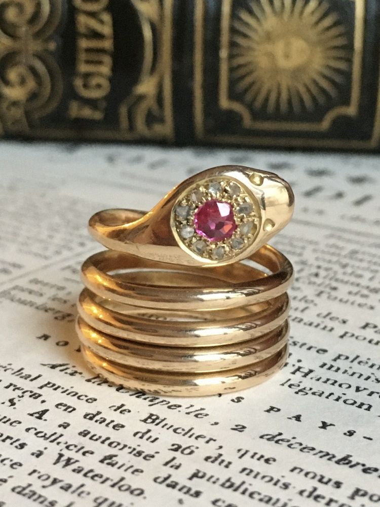 Anello antico in oro rosa 18 carati a forma di serpente