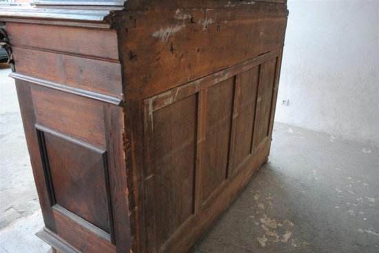 Grand Meuble De Sacristie En Chêne Composé D’éléments  Anciens