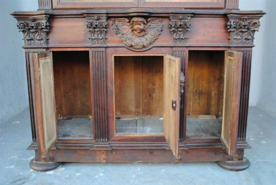 Grand Meuble De Sacristie En Chêne Composé D’éléments  Anciens