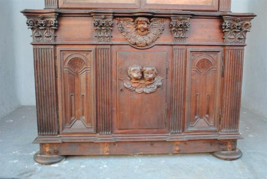 Grand Meuble De Sacristie En Chêne Composé D’éléments  Anciens