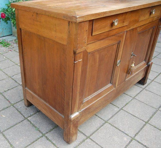 Credenza in noce Luigi Filippo del XIX secolo