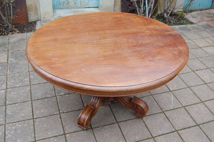 Napoleon III walnut table Late 19th century, 14 place settings with 3 extensions