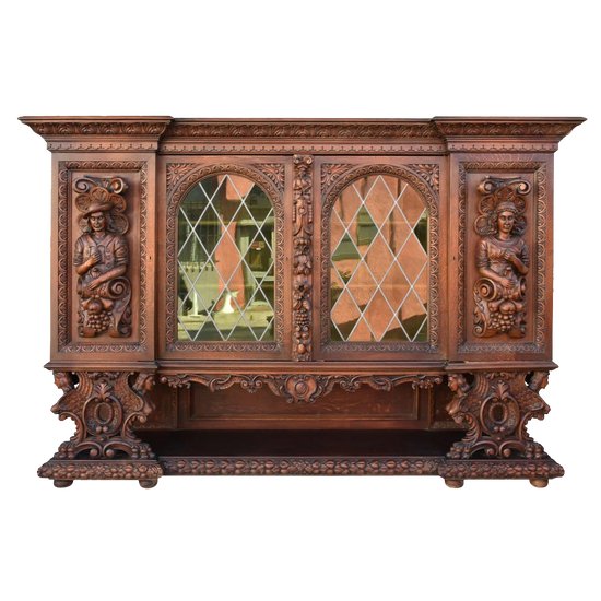 Grande Vitrine De Style Renaissance Aux Personnages En Chêne