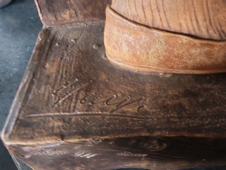 Bedeutende Terrakotta-Skulptur mit der Signatur Goldscheider aus Wien, die Pierrot darstellt 19.