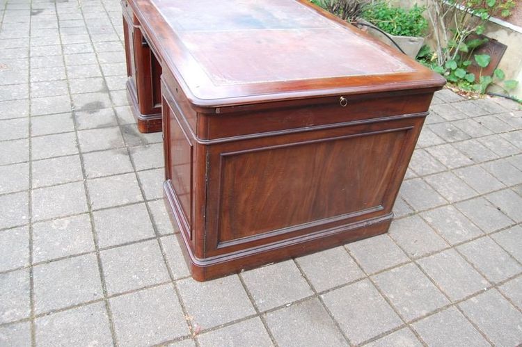 Bureau à Caisson époque Louis-Philippe  en Acajou 19e Siècle