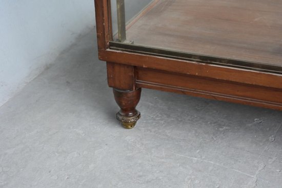 Low Shop Window with Sliding Door 1900