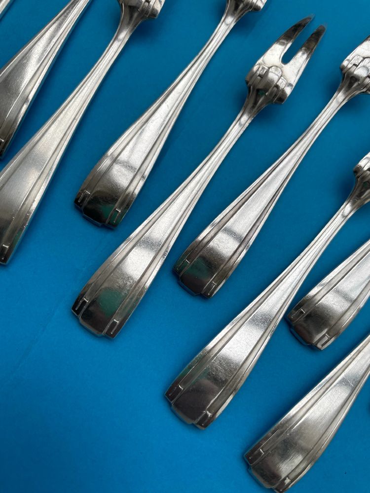 12 snail forks.
