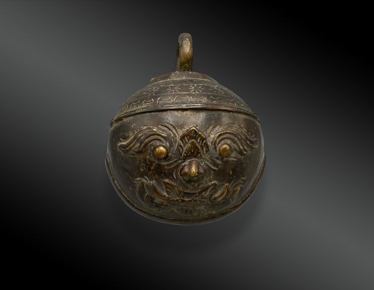 CLOCHE OU GRELOT POUR ÉLÉPHANT. Birmanie XIXème siècle.