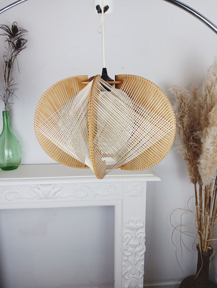 Lampada a sospensione vintage in legno e vimini