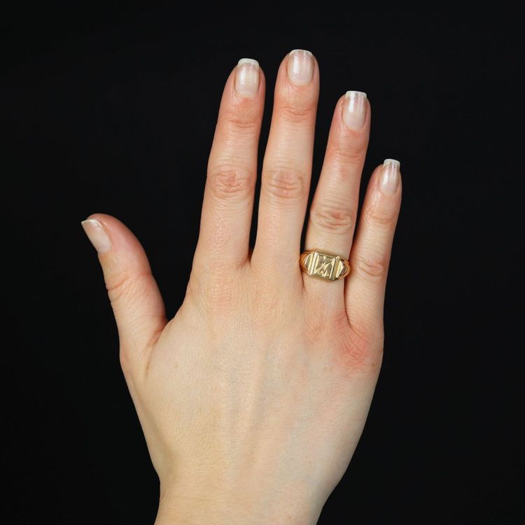 Initialen-Ring aus Rotgold